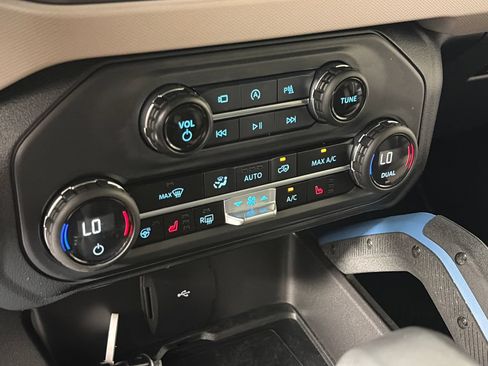Used 2023 Ford Bronco Wildtrak AWD/4WD image 21
