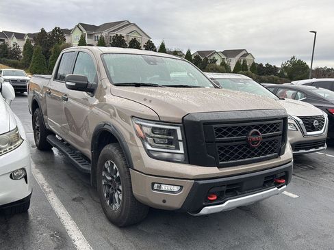 Used 2023 Nissan Titan PRO-4X w/ Pro-4x Convenience Package image 4