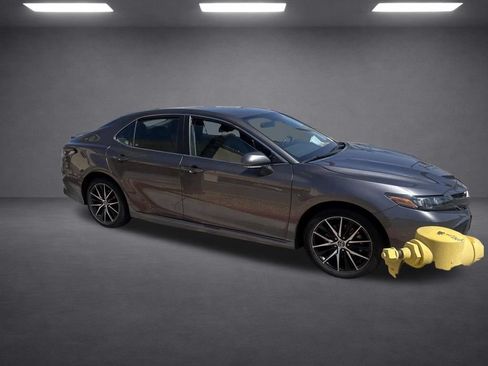 Used 2024 Toyota Camry SE FWD image 14