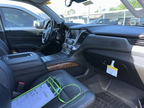 Certified 2020 Chevrolet Suburban Premier RWD image 3