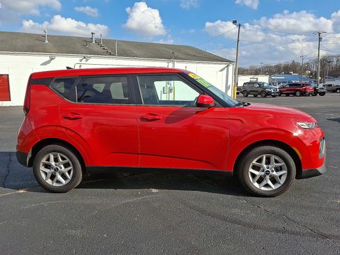 Used 2022 Kia Soul LX w/ Technology Package FWD image 17