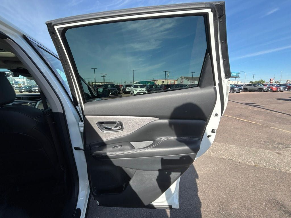 Used 2024 Nissan Murano SL AWD/4WD image 40