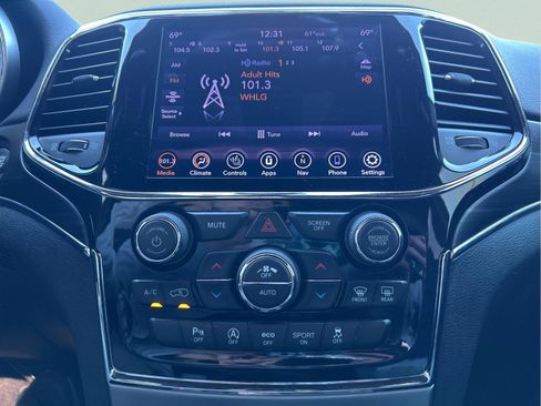 Certified 2020 Jeep Grand Cherokee Limited image 18