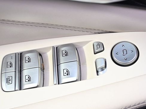 Used 2021 BMW X7 xDrive40i w/ Premium Package image 24