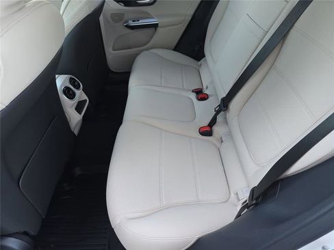 New 2026 Mercedes-Benz GLC 300 4MATIC image 16