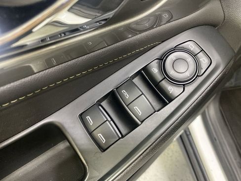 Certified 2023 Chevrolet Traverse LT w/ LT Premium Package image 32