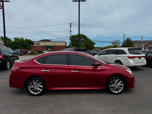 Used 2014 Nissan Sentra SR w/ Premium Package FWD image 4