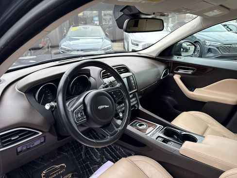 Used 2017 Jaguar F-PACE Prestige image 25