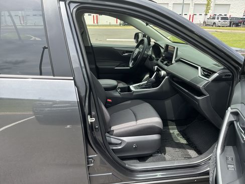 Used 2025 Toyota RAV4 XLE w/ Convenience Package AWD/4WD image 70