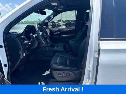 Used 2023 GMC Yukon AT4 w/ AT4 Premium Package AWD/4WD image 2