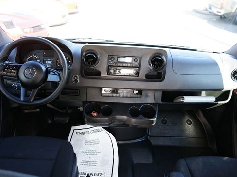 Used 2019 Mercedes-Benz Sprinter 144 image 9