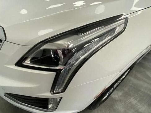 Used 2018 Cadillac XT5 Luxury w/ Driver Awareness Package AWD/4WD image 12