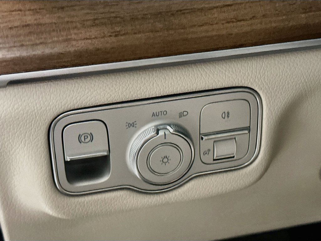 Certified 2024 Mercedes-Benz GLE 450 4MATIC image 11