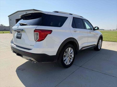 Certified 2022 Ford Explorer Limited w/ Equipment Group 301A image 5