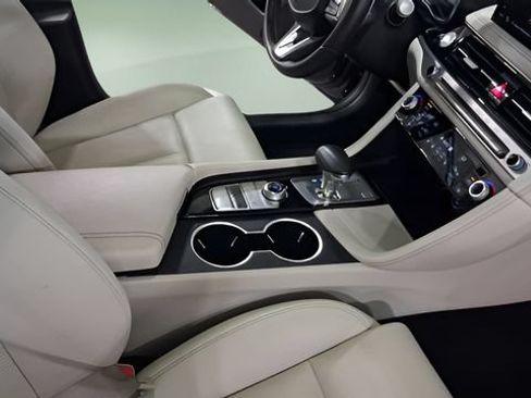 Used 2025 Genesis G70 2.5T AWD/4WD image 19
