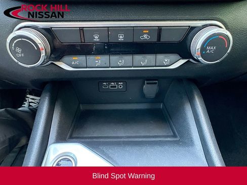 Used 2022 Nissan Altima 2.5 SV FWD image 16