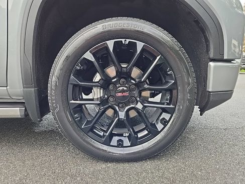 Used 2023 GMC Sierra 1500 Denali w/ Denali Reserve Package AWD/4WD image 9