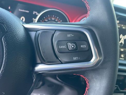 Used 2023 Jeep Gladiator Rubicon AWD/4WD image 29