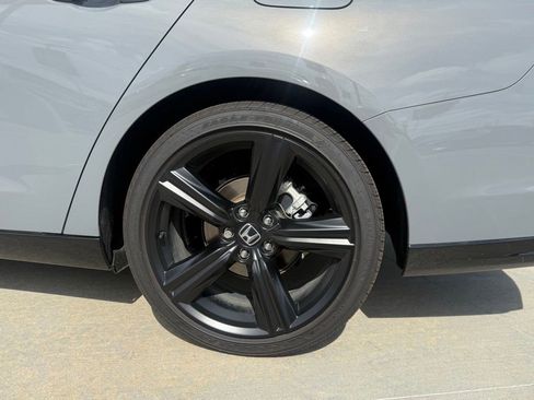 Used 2025 Honda Accord Sport image 10