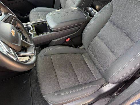 Used 2025 Chevrolet Traverse LT AWD/4WD image 39