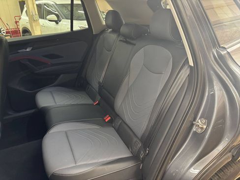 Used 2026 Volkswagen Tiguan SE FWD image 35