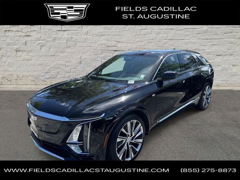 Used 2025 Cadillac Lyriq Luxury w/ LPO, Floor Liner Package AWD/4WD image 1