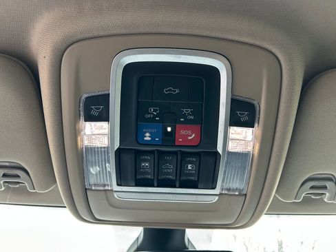 Used 2020 RAM 3500 Laramie image 28