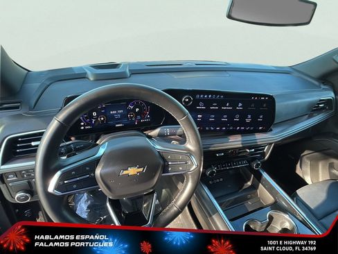 Certified 2025 Chevrolet Suburban Premier RWD image 17
