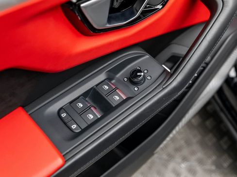 Used 2022 Lamborghini Urus image 24