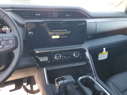 New 2026 GMC Sierra 1500 Denali w/ Denali Reserve Package image 14