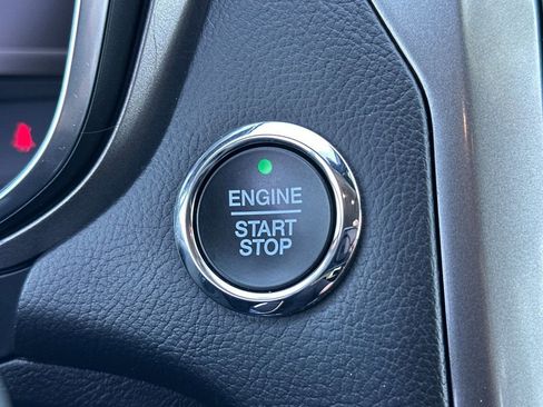Used 2020 Ford Fusion SE FWD image 20