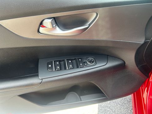 Used 2019 Kia Forte LXS FWD image 32