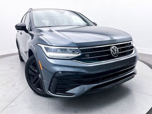 Used 2022 Volkswagen Tiguan SE R-Line image 3
