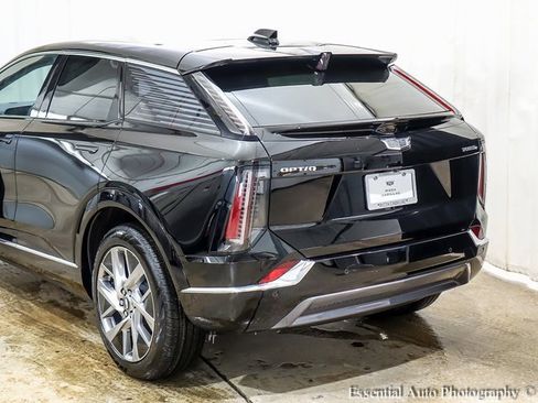 New 2026 Cadillac Optiq Luxury 1 image 6