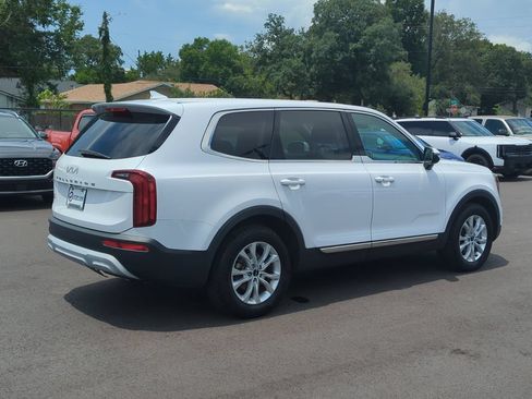 Used 2022 Kia Telluride LX FWD image 7