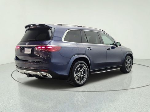 Used 2024 Mercedes-Benz GLS 450 4MATIC image 5
