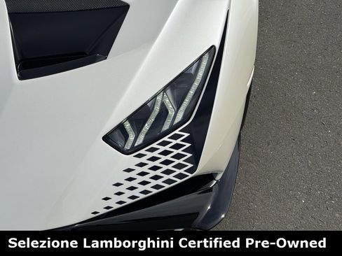 Used 2023 Lamborghini Huracan STO image 12