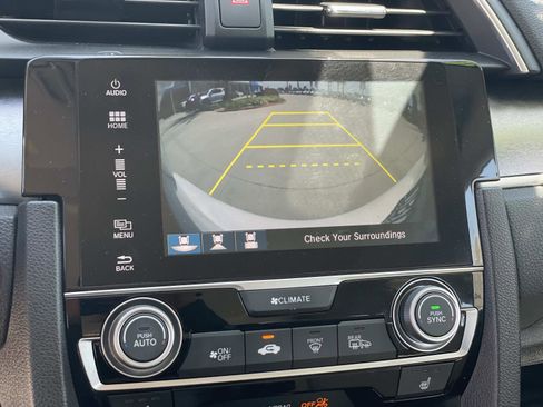 Used 2016 Honda Civic Touring image 9