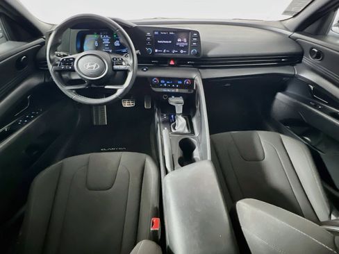 Used 2025 Hyundai Elantra Sport FWD image 28