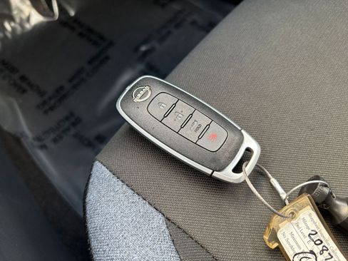 Used 2025 Nissan Versa SV image 22