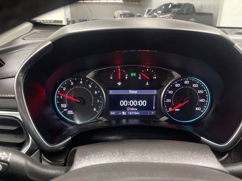 Used 2024 Chevrolet Equinox Premier image 32