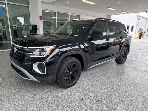 New 2026 Volkswagen Atlas Peak Edition AWD/4WD image 8