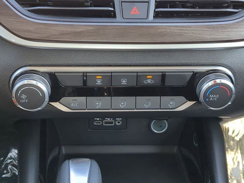 Used 2023 Nissan Altima 2.5 SV image 24