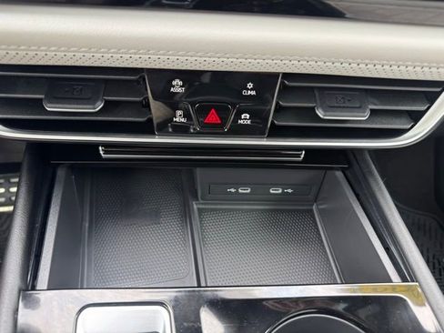 Used 2024 Volkswagen Atlas Cross Sport SEL Premium R-Line image 34