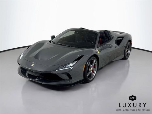 Used 2021 Ferrari F8 Tributo image 3