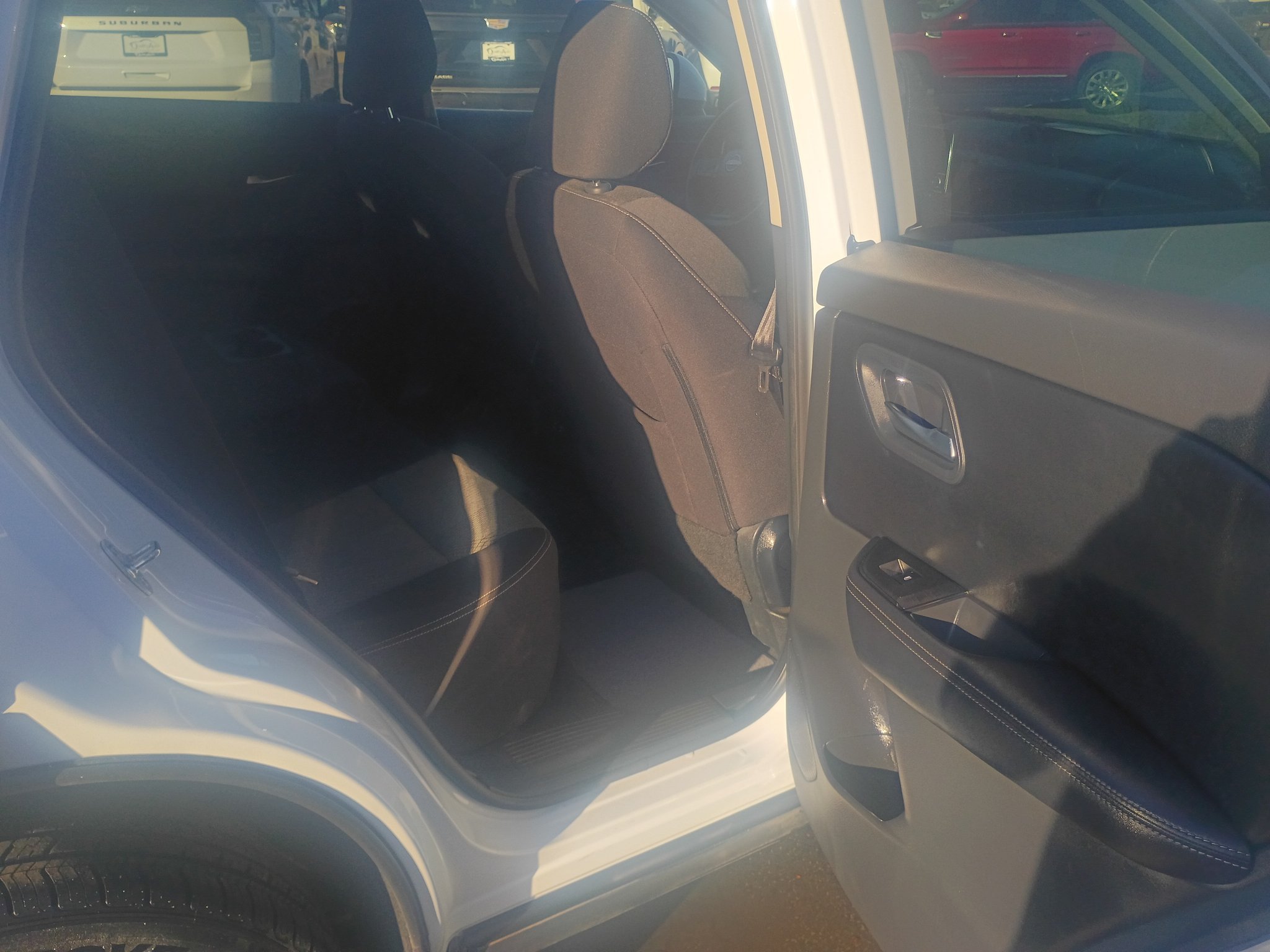 Used 2025 Nissan Rogue SV AWD/4WD image 13