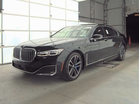 Used 2020 BMW 750i xDrive image 1