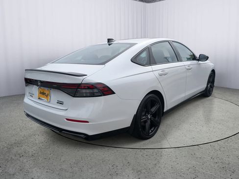 Used 2024 Honda Accord Sport image 3