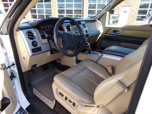 Used 2011 Ford F150 Lariat w/ Lariat Chrome Pkg image 31