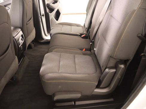 Used 2021 Chevrolet Traverse LS FWD image 11